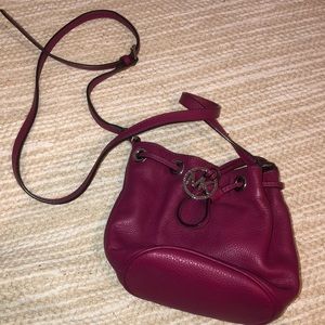Berry Authentic Michael Kors Buckey Crossbody